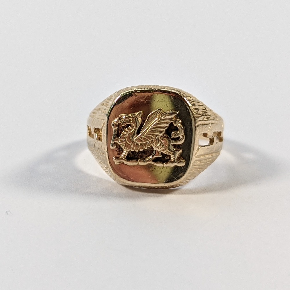 Pre-owned 9ct Gold Welsh Dragon Signet Ring Size K - Own4Less